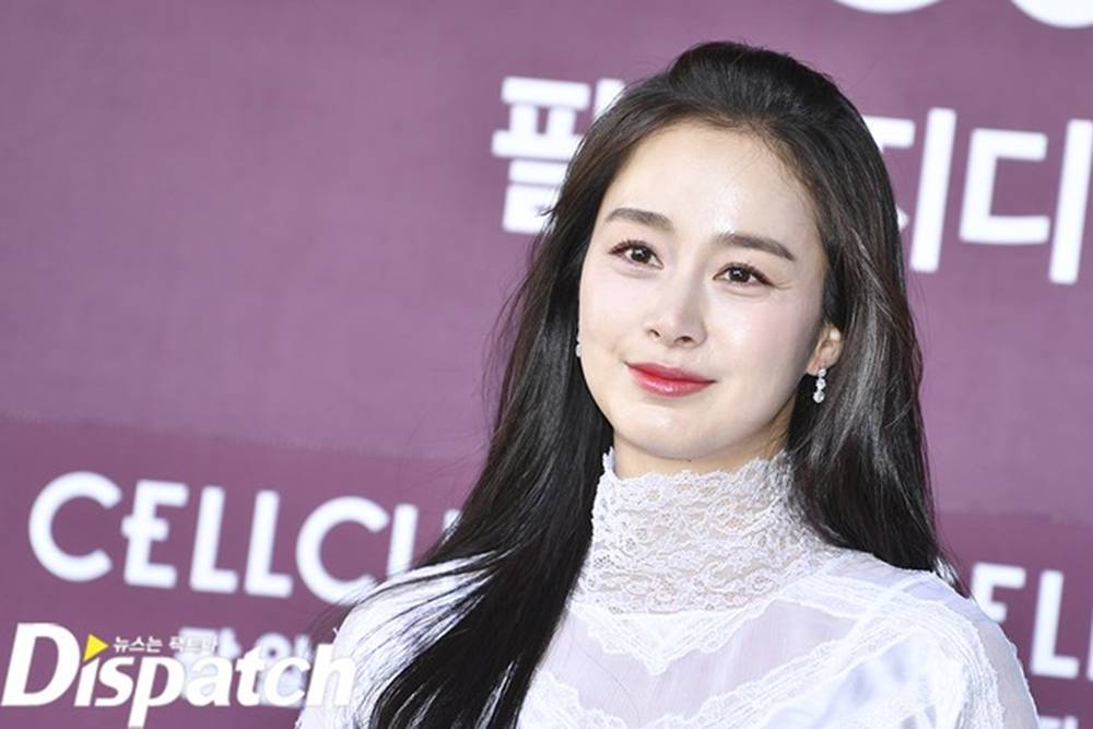 Kim Tae Hee lần đầu xuất hiện sau khi sinh con gái thứ hai-6