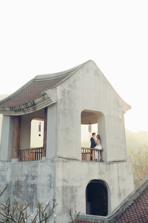 Trọn bộ ảnh cưới của Hoàng Oanh và chồng Tây cực phẩm: Siêu ngọt ngào, đẹp như thước phim điện ảnh-8