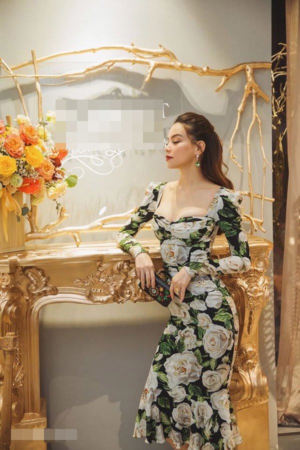 Giáng sinh chưa tới, Hương Giang đã diện váy đỏ sexy, đọ dáng cực gắt” với Hà Hồ-9