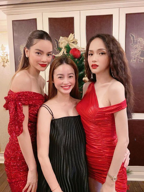 Giáng sinh chưa tới, Hương Giang đã diện váy đỏ sexy, đọ dáng cực gắt” với Hà Hồ-6