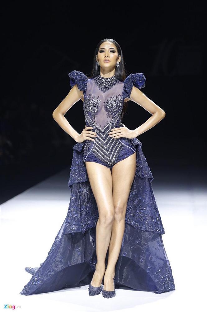 Lương Thùy Linh và những mỹ nhân Việt có đôi chân dài nhất-9