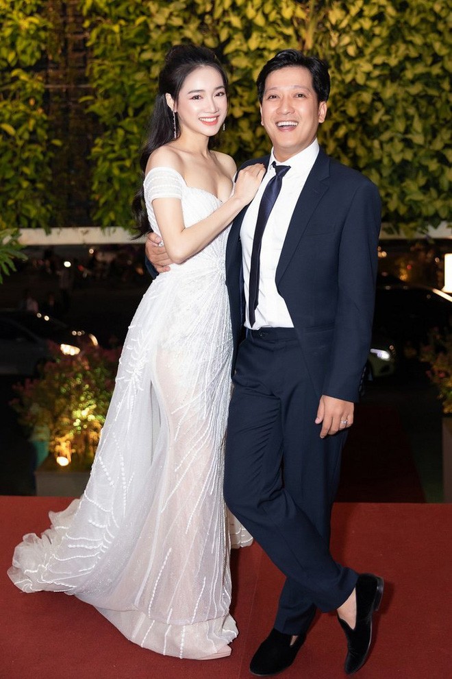 Con đường học vấn của Trường Giang - Nhã Phương: Kẻ hết thi rớt lại bị đuổi học, người đi thi nhầm lại đậu top khoa-1