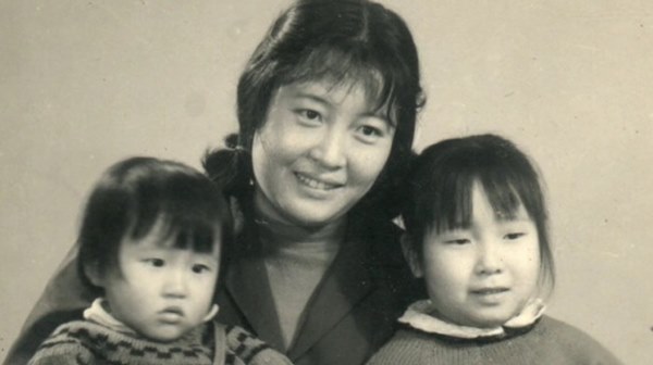 Chồng lấy vợ lẽ, mẹ chồng mỉa mai: Con tôi không thiếu vợ, người phụ nữ đau đớn ôm hai con gái bỏ đi rồi lập nên đế chế ẩm thực lẫy lừng-2