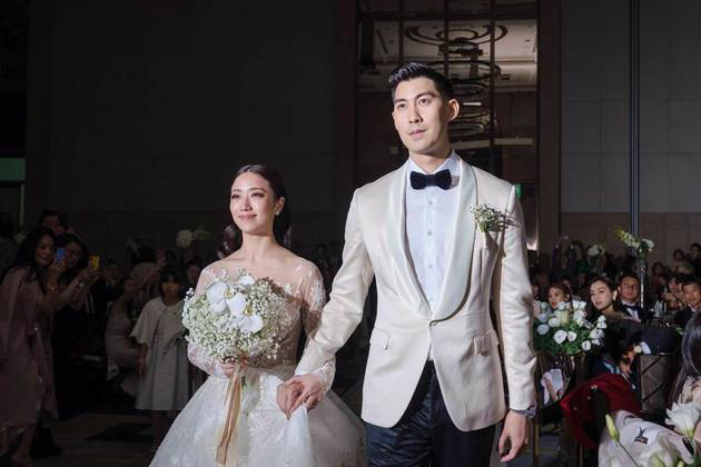 Hình ảnh khoảng trống trong bức ảnh đám cưới bạn thân Cao Dĩ Tường khiến nhiều người rơi lệ-3