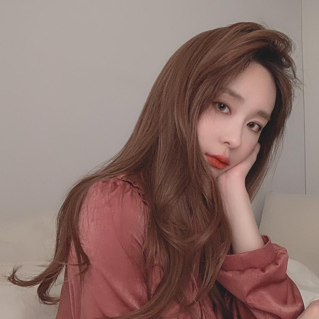 Bị kẻ gian bắt vào bụi cây ven đường định cưỡng hiếp, cô gái trẻ nói một câu khiến hắn... kéo quần tháo chạy-1