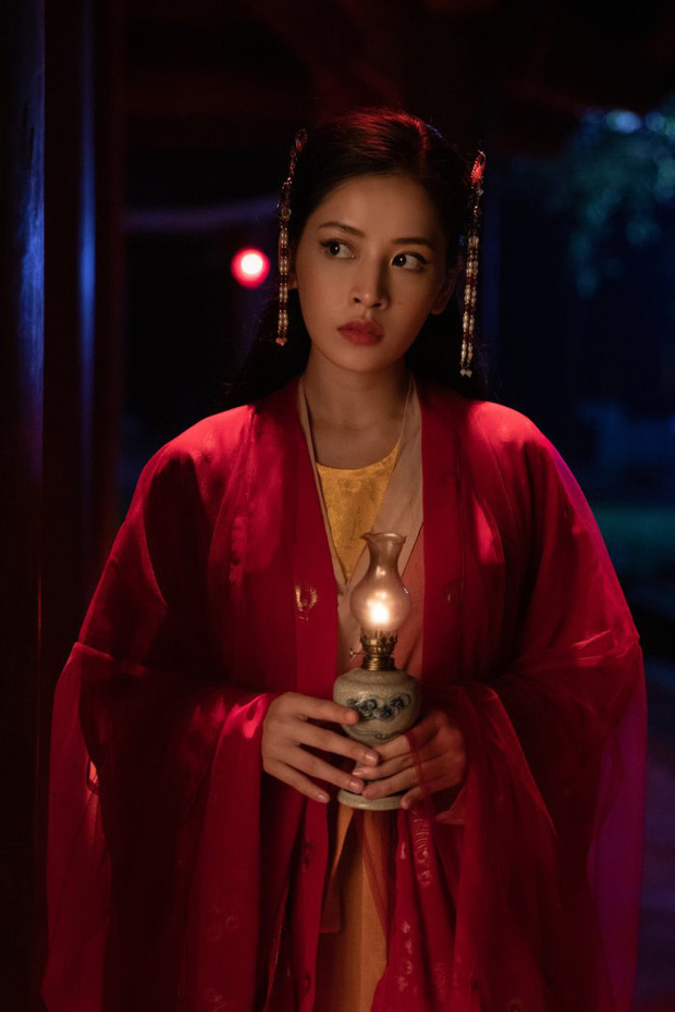 Ngọc Trinh lên sân khấu hát live Anh Ơi Ở Lại cùng Chi Pu, tiết lộ phải uống... 10 ly rượu mới đủ tự tin-4