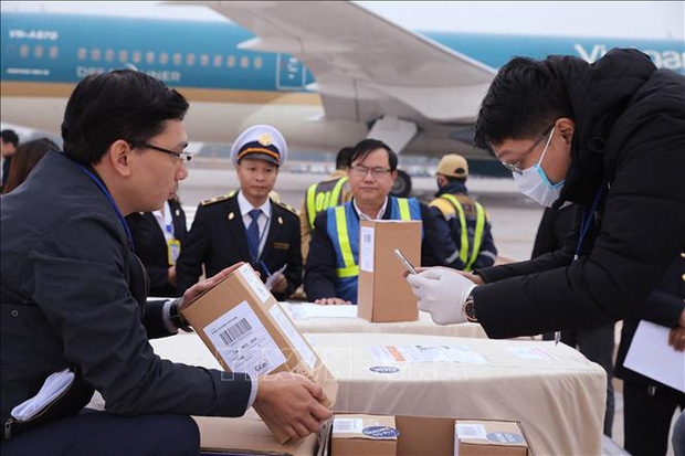 Thi thể và tro cốt 23 nạn nhân cuối cùng đã về đến sân bay quốc tế Nội Bài-1