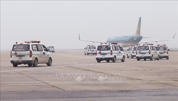 Thi thể và tro cốt 23 nạn nhân cuối cùng đã về đến sân bay quốc tế Nội Bài-6