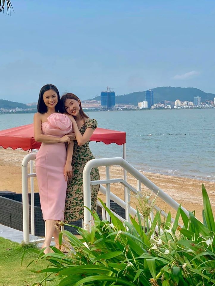 Chị đẹp San Hoa hồng trên ngực trái ngoài đời khác hẳn trên phim-5