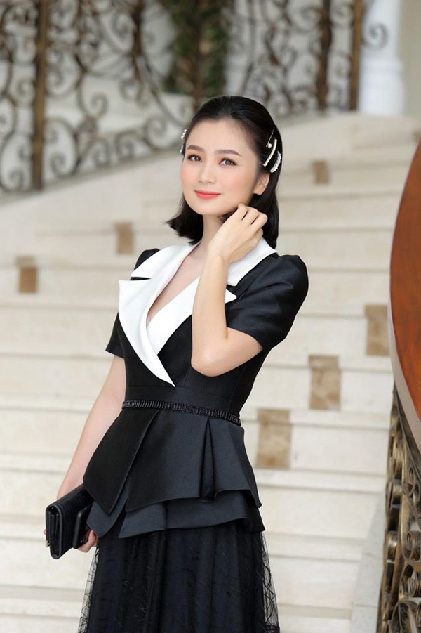 Chị đẹp San Hoa hồng trên ngực trái ngoài đời khác hẳn trên phim-15