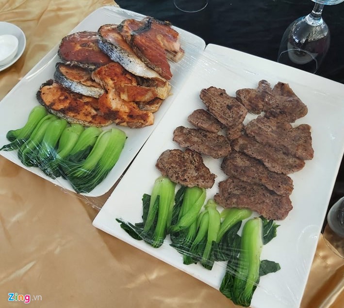 Tuyển nữ Việt Nam từ bữa ăn thiếu chất đến vé vào bán kết SEA Games-4