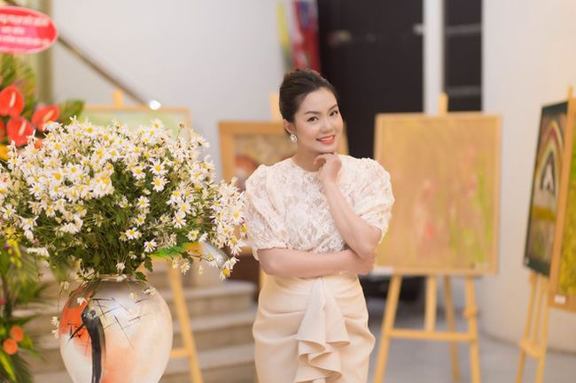 Sau 3 tháng sinh con, ca sĩ Ngọc Anh gia nhập hội các mẹ bỉm sữa showbiz giảm cân chóng mặt, khoe dáng vóc nuột nà-2