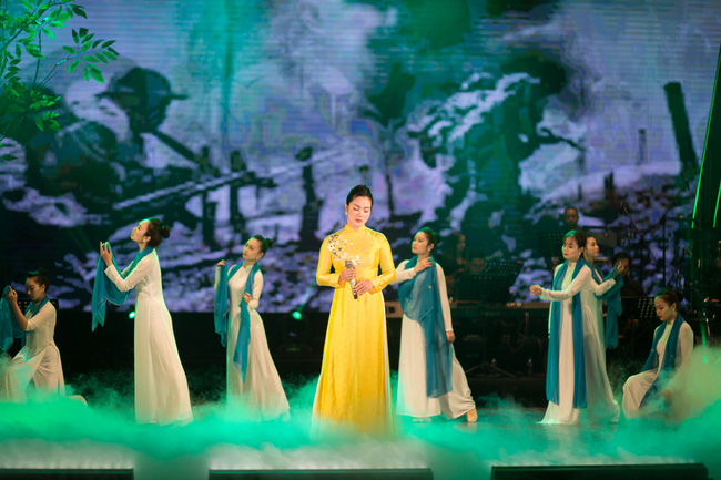 Sau 3 tháng sinh con, ca sĩ Ngọc Anh gia nhập hội các mẹ bỉm sữa showbiz giảm cân chóng mặt, khoe dáng vóc nuột nà-4