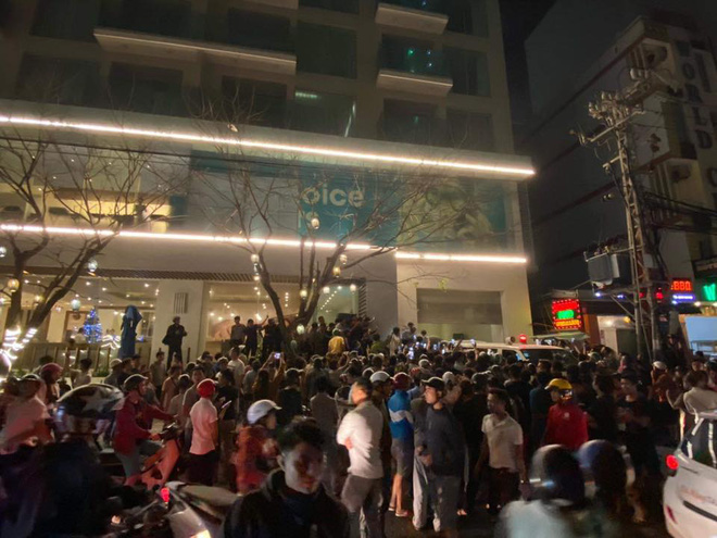 Du khách tự cắt của quý, nhảy từ nóc bệnh viện xuống đất vì nghĩ mình bị gắn định vị... vào bộ phận sinh dục-3