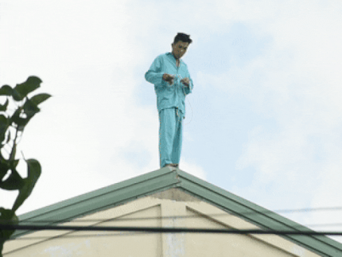 Người đàn ông tự cắt của quý ở Đà Nẵng từng đập phá ô tô và nhét hàng chục kim băng vào cậu nhỏ-8