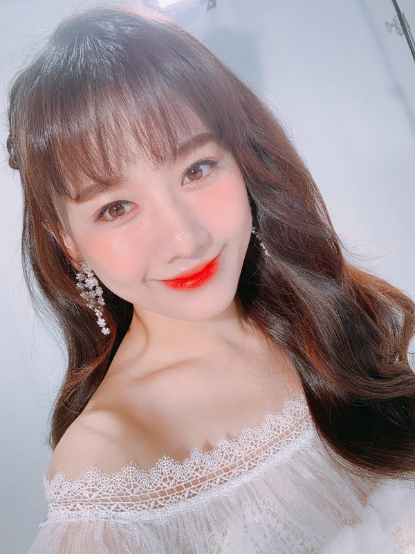 Hari Won: Nữ hoàng tóc mái không có đối thủ của Vbiz-6