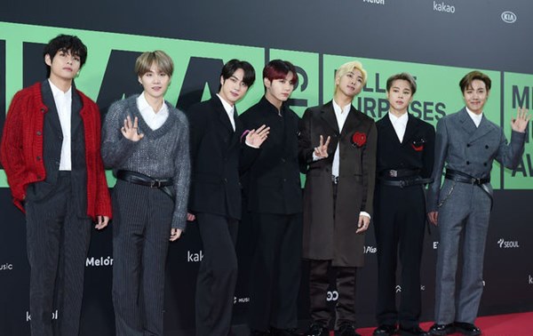 MMA 2019: BTS ẵm hết Daesang, nâng tổng thành tích gấp 3 BIGBANG; cựu thành viên Wanna One bức xúc BTC; fan X1 không phục giải của TXT-1