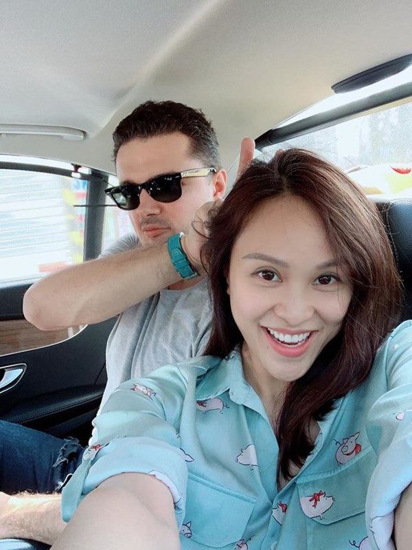 Ngắm 5 chàng rể ngoại quốc của Vbiz: Toàn tài giỏi điển trai hết chỗ chê, gây mê nhất là ông xã MC Hoàng Oanh-20