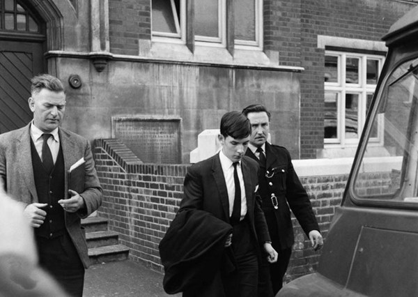 Sát nhân nhí với niềm đam mê hóa học: Tự tay pha độc dược rồi làm thí nghiệm lên gia đình, người quen-4