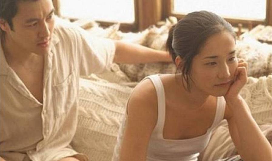 Trước quyết định chia tay vợ nói khẽ hãy cùng em làm 1 chuyện, sau khi thực hiện xong anh chồng vội quỳ xuống chân vợ mà xé ngay đơn ly hôn đã ký-2