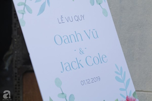 Đám cưới Á hậu Hoàng Oanh cùng bạn trai ngoại quốc: Cô dâu chú rể hạnh phúc trao nhau nụ hôn cùng bước lên xe-53