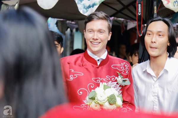 Đám cưới Á hậu Hoàng Oanh cùng bạn trai ngoại quốc: Cô dâu chú rể hạnh phúc trao nhau nụ hôn cùng bước lên xe-39