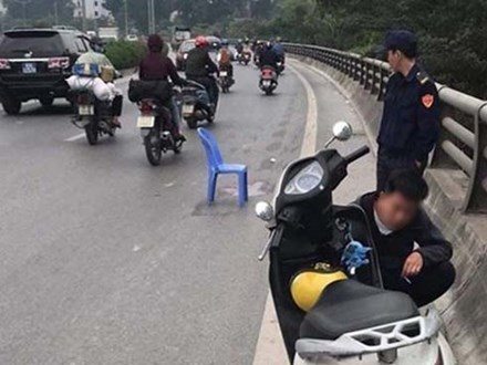 Truy tìm xe tải tông chết bé 6 tuổi rồi bỏ chạy ở Hà Nội