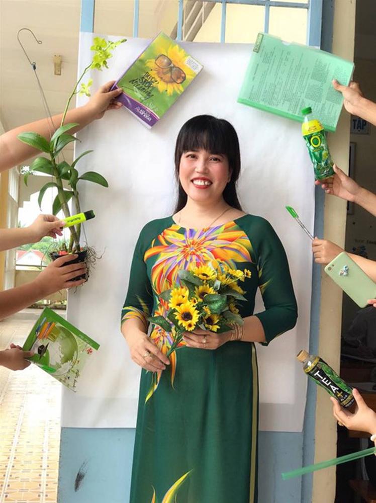 Đu hot trend tone-sur-tone, cô giáo chụp ảnh với loạt iPhone sang chảnh khiến dân mạng được dịp sáng mắt-2