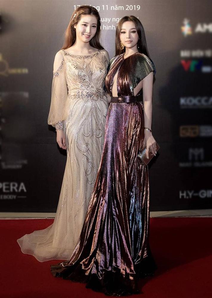 Tiết kiệm như Huyền Baby: sắm chiếc đầm 230 triệu, đợi cả năm trời mới mặc lần 2-7