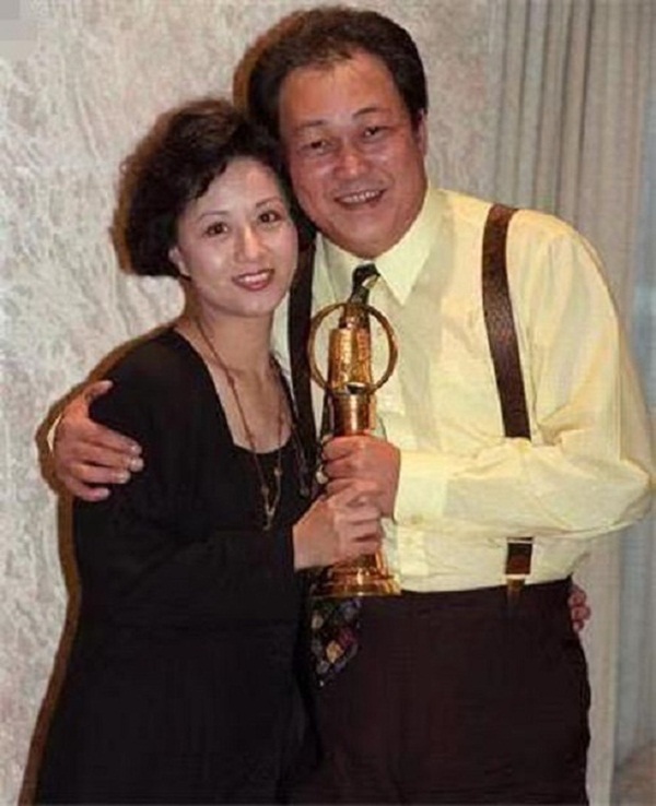 Bao Thanh Thiên Kim Siêu Quần: Chiến đấu với u não, di chúc dặn vợ không được cưới người đẹp mã-3