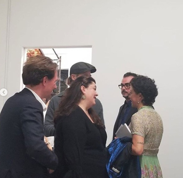 Cuối cùng sau nhiều năm ly hôn Angelina Jolie, Brad Pitt đã lộ ảnh hẹn hò với người tình kém 25 tuổi trong đêm?-4