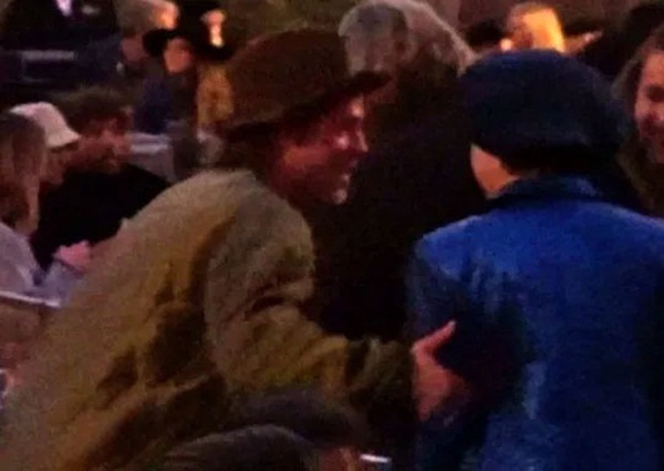 Cuối cùng sau nhiều năm ly hôn Angelina Jolie, Brad Pitt đã lộ ảnh hẹn hò với người tình kém 25 tuổi trong đêm?-6