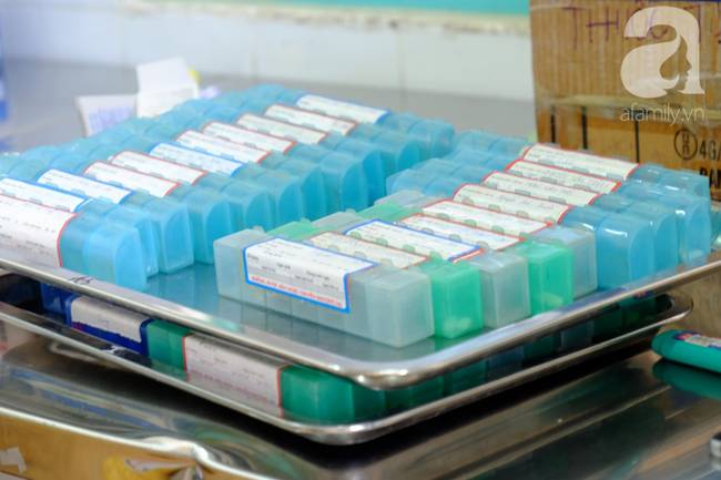 TP.HCM: Kinh hoàng gã đàn ông nghi ngáo đá xông vào đâm 3 cháu nhỏ bị thương-3