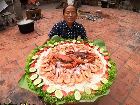 Bà Tân Vlog đầu tư làm hẳn nút vàng bằng cá viên chiên nhưng lại fail chỉ vì một lỗi trời ơi đất hỡi-9