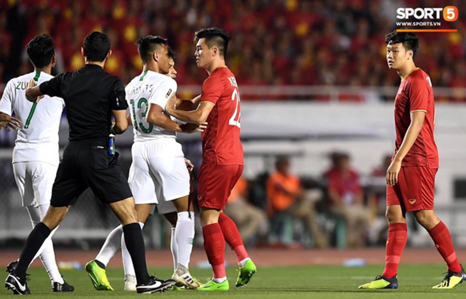 U22 Việt Nam 2-1 U22 Indonesia: Siêu phẩm của Hoàng Đức mang lại bàn thắng ở phút bù giờ!!-9