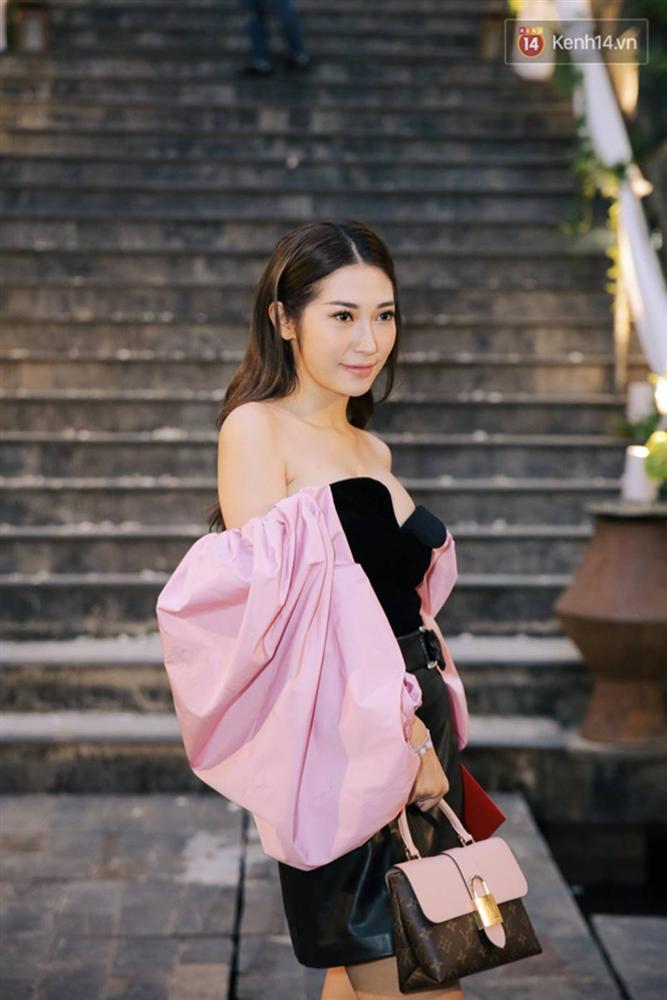 Nhã Phương sánh đôi với Trường Giang, cùng dàn sao Vbiz tới chung vui trong đám cưới Hoàng Oanh-5