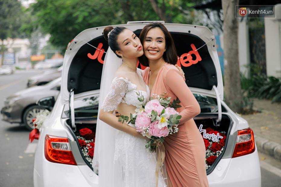 Nhã Phương sánh đôi với Trường Giang, cùng dàn sao Vbiz tới chung vui trong đám cưới Hoàng Oanh-20