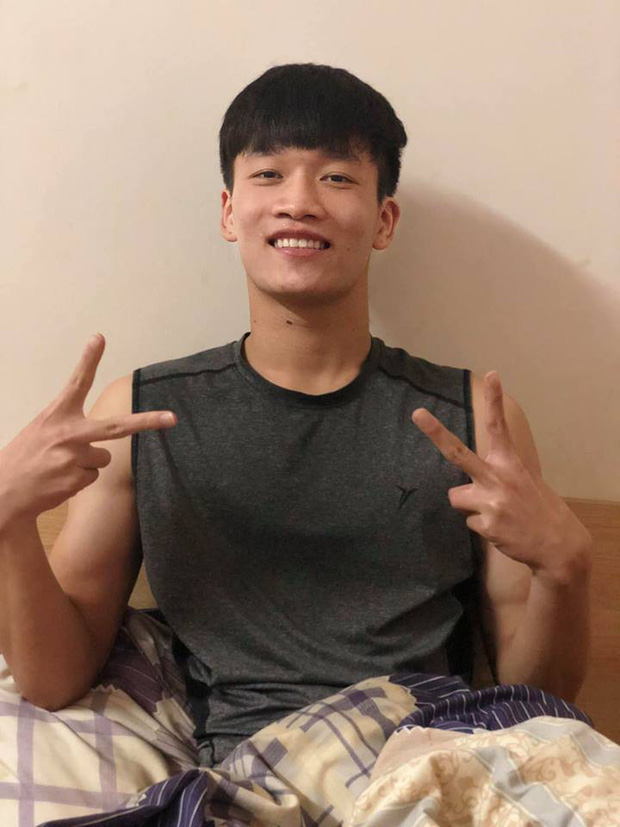 Hoàng Đức - người hùng trận U22 Việt Nam gặp Indonesia: Cao 1m83 và tất nhiên là đẹp trai lai láng!-9