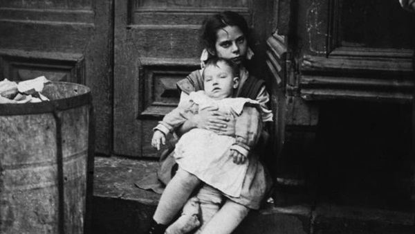 Chuyến tàu mồ côi: Hành trình đi tìm mái ấm của trẻ em cơ nhỡ với đầy rẫy hiểm nguy và những góc khuất không ai biết-1