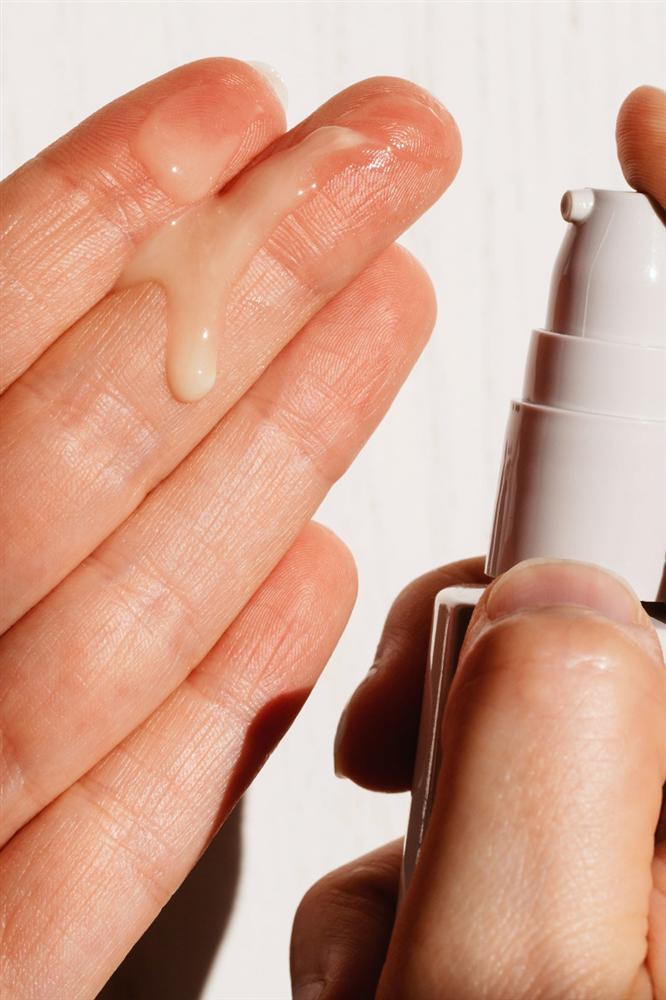 Nếu da quá nhạy cảm để dùng Retinol, bạn có thể chống lão hóa chậm nhưng chắc bằng thành phần này-7