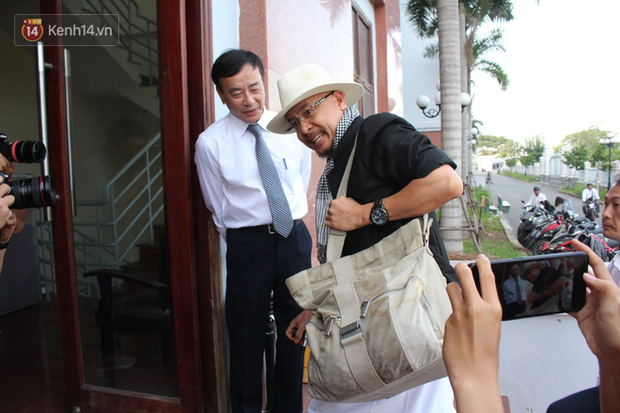 Phúc thẩm vụ ly hôn nghìn tỷ tại cà phê Trung Nguyên: Sau nhiều lần xin hoãn, bà Lê Hoàng Diệp Thảo vừa đến tòa đã đề nghị thay đổi HĐXX?-2