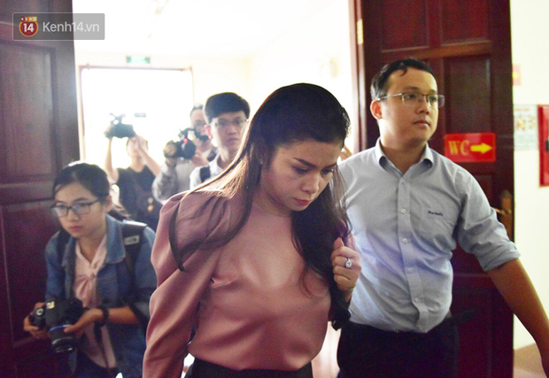 Phúc thẩm vụ ly hôn nghìn tỷ tại cà phê Trung Nguyên: Sau nhiều lần xin hoãn, bà Lê Hoàng Diệp Thảo vừa đến tòa đã đề nghị thay đổi HĐXX?-4