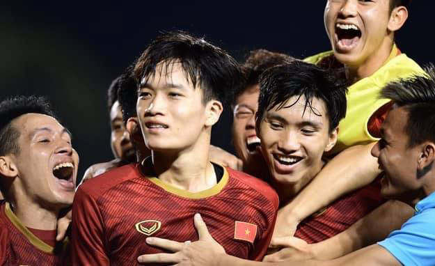 Đàm Vĩnh Hưng bênh vực Bùi Tiến Dũng trước cơn mưa ‘gạch đá’-1