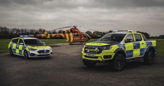 Cảnh sát Dubai chọn Tesla Cybertruck, trong khi người Anh tín nhiệm Ranger Raptor-3