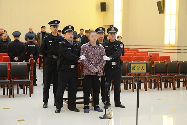 Thương con gái bị bạn bắt nạt ở trường, người cha côn đồ đâm chết nam sinh 9 tuổi vì không đồng ý cách giải quyết của giáo viên-1