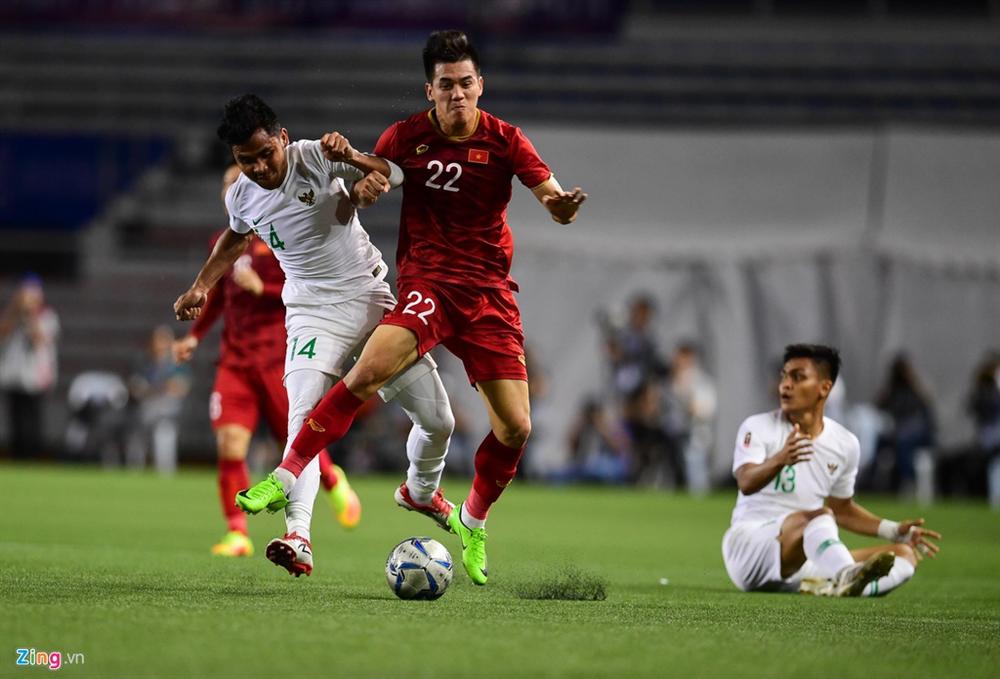 HLV Park kéo học trò ra khỏi cuộc lộn xộn với U22 Indonesia-1