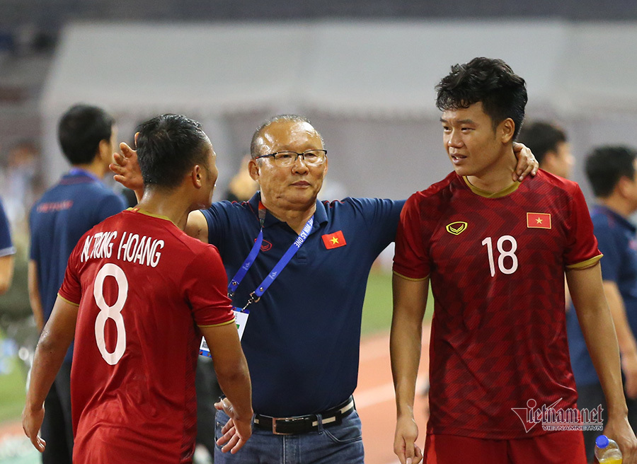 Quang Hải tiết lộ liều doping từ thầy Park trong giờ giải lao-2