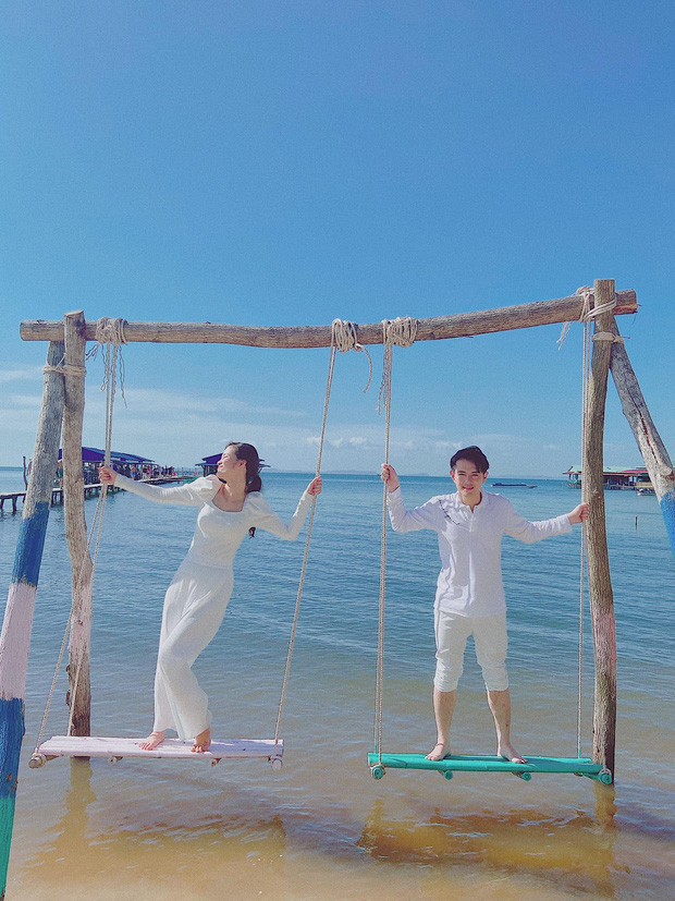 Ghen tị với khoảnh khắc vợ chồng Đông Nhi - Ông Cao Thắng nắm chặt tay, bên nhau cực tình giữa trời thu Hà Nội-2