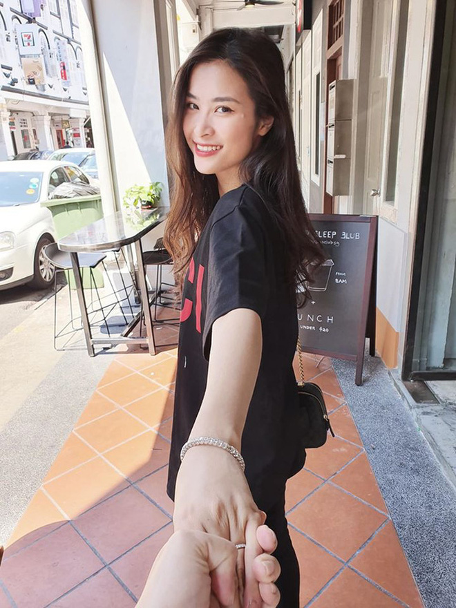 Ghen tị với khoảnh khắc vợ chồng Đông Nhi - Ông Cao Thắng nắm chặt tay, bên nhau cực tình giữa trời thu Hà Nội-5