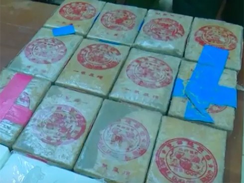 Hàng chục bánh heroin có chữ Trung Quốc trôi dạt vào biển: Dân nhặt được tưởng... bánh kẹo